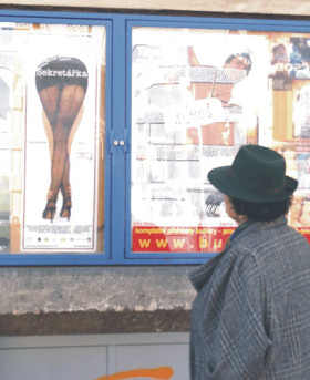 Sachsenmeyer-Fotos: Oh, kann die sich bcken!<BR>Das will mir nicht mehr glcken.