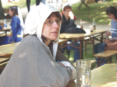 Sachsenmeyer-Fotos: Sitzt du vor `nem leeren Glase,<BR>kriegst du eine spitze Nase.